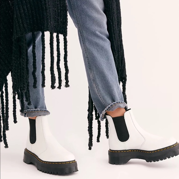 Dr. Martens | 2976 Chunky Quad White Leather Chelsea Boots Size: 8 - Picture 2 of 10